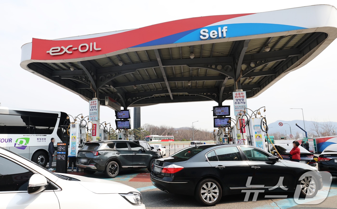 유류세 10% 확대 시 휘발유 82원↓...연간 세수 1.8조 감소 전망 - 뉴스 썸네일 이미지