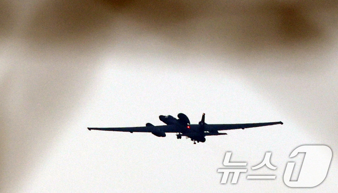 경기 평택시 주한미군 오산공군기지에서 U-2S 고고도정찰기가 이륙을 하고 있다. 2026.3.11 ⓒ 뉴스1 김영운 기자