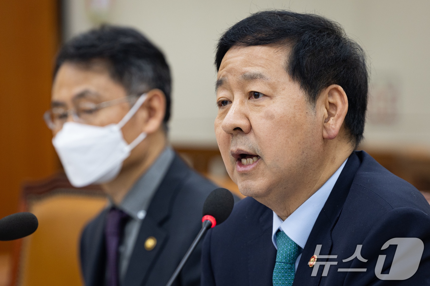 구윤철 부총리 겸 재정경제부 장관이 11일 서울 여의도 국회에서 열린 제433회 국회(임시회) 재정경제기획위원회 제1차 전체회의에서 의원들의 현안질의에 답변하고 있다. 2026.3.11 ⓒ 뉴스1 유승관 기자