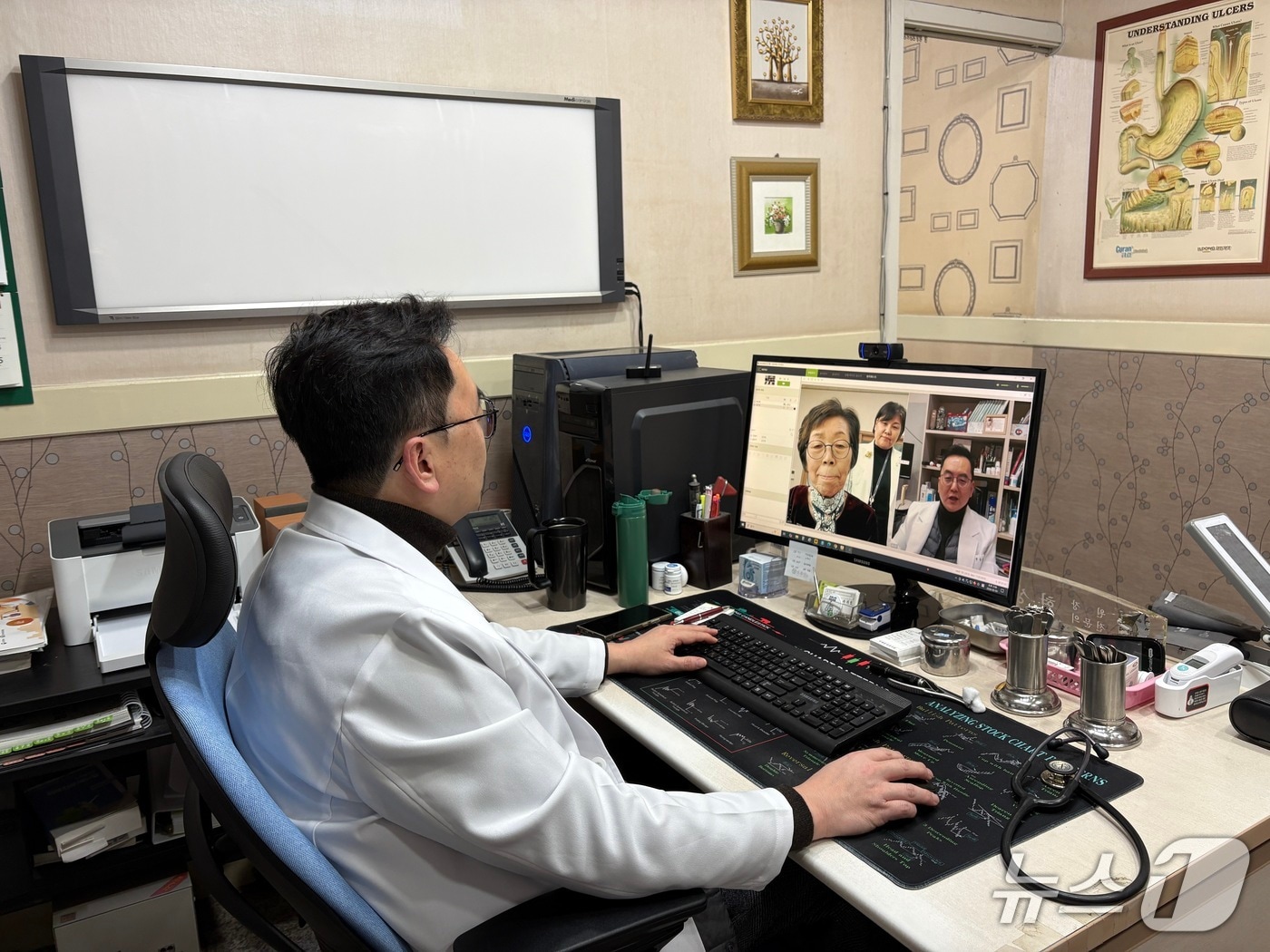 경북 청도군은 정보통신기술(ICT)을 활용해 의료 접근성이 낮은 농촌 주민을 대상으로 원격협진 사업을 확대한다고 밝혔다.(청도군 제공. 재판매 및 DB금지)/뉴스1