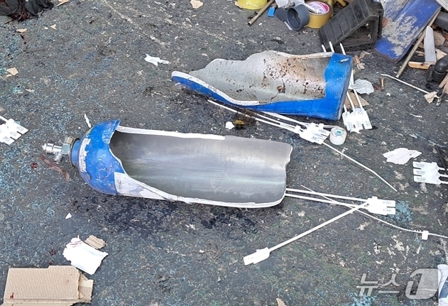 파열된 이산화탄소 저장 용기.(울산소방본부 제공. 재판매 및 DB금지)/뉴스1