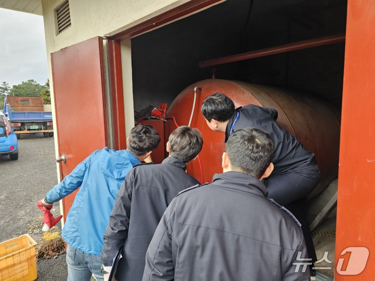 위험물 현장 점검(제주소방본부 제공. 재판매 및 DB금지)/뉴스1