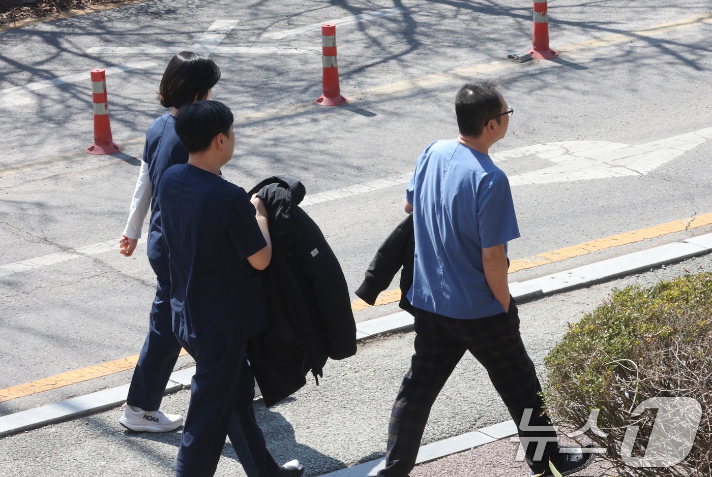 산책하는 시민들.(뉴스1 DB)