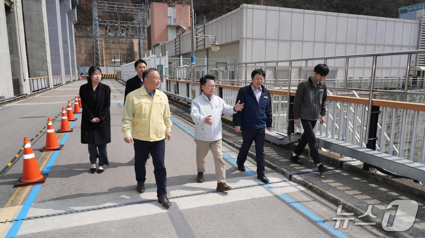 육동한 춘천시장, 문화·관광시설 찾아 안전관리 상태 점검.(춘천시 제공, 재판매 및 DB금지)