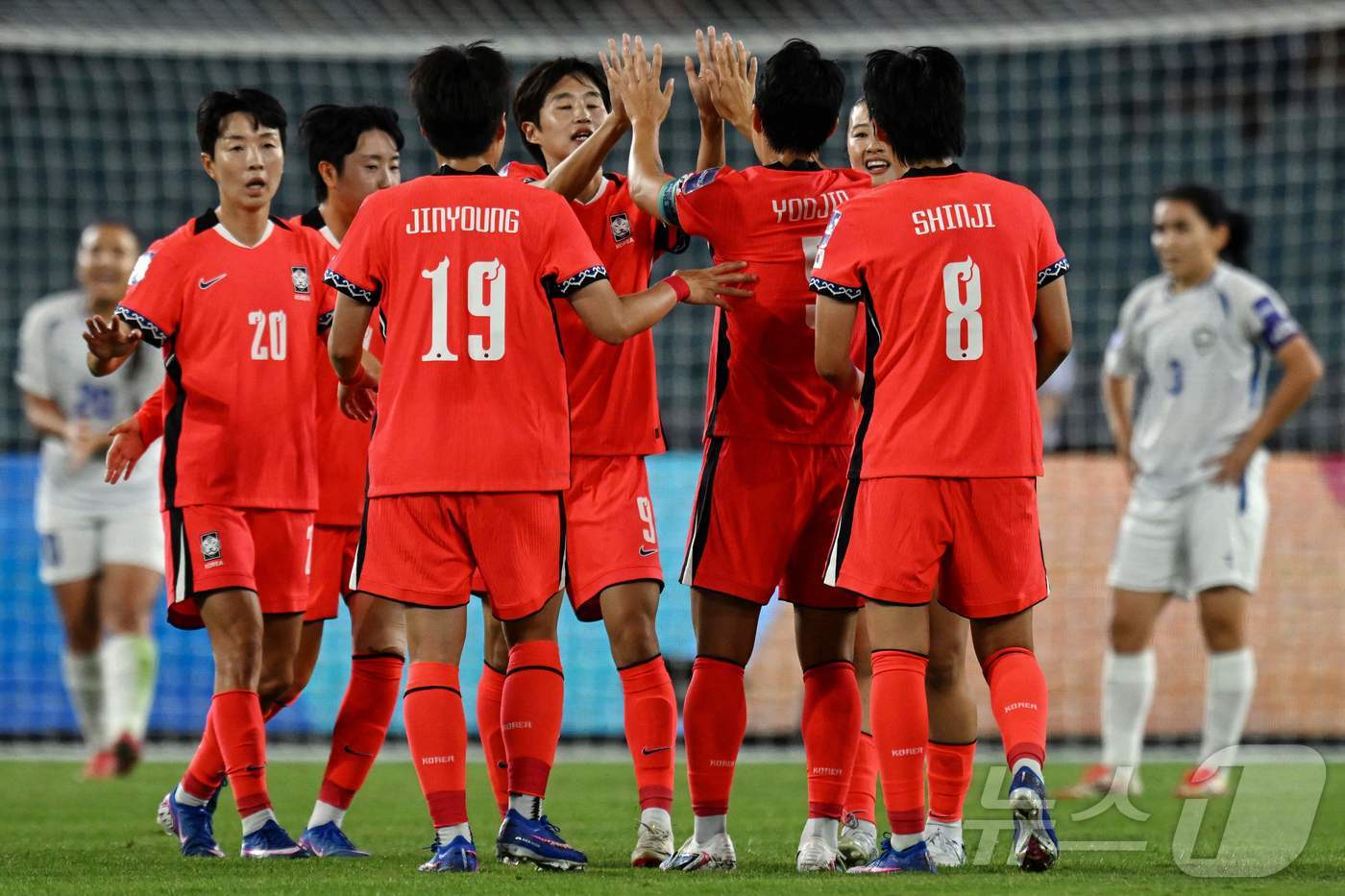 여자 축구대표팀이 AFC 여자 아시안컵 준결승에 진출했다. ⓒ AFP=뉴스1