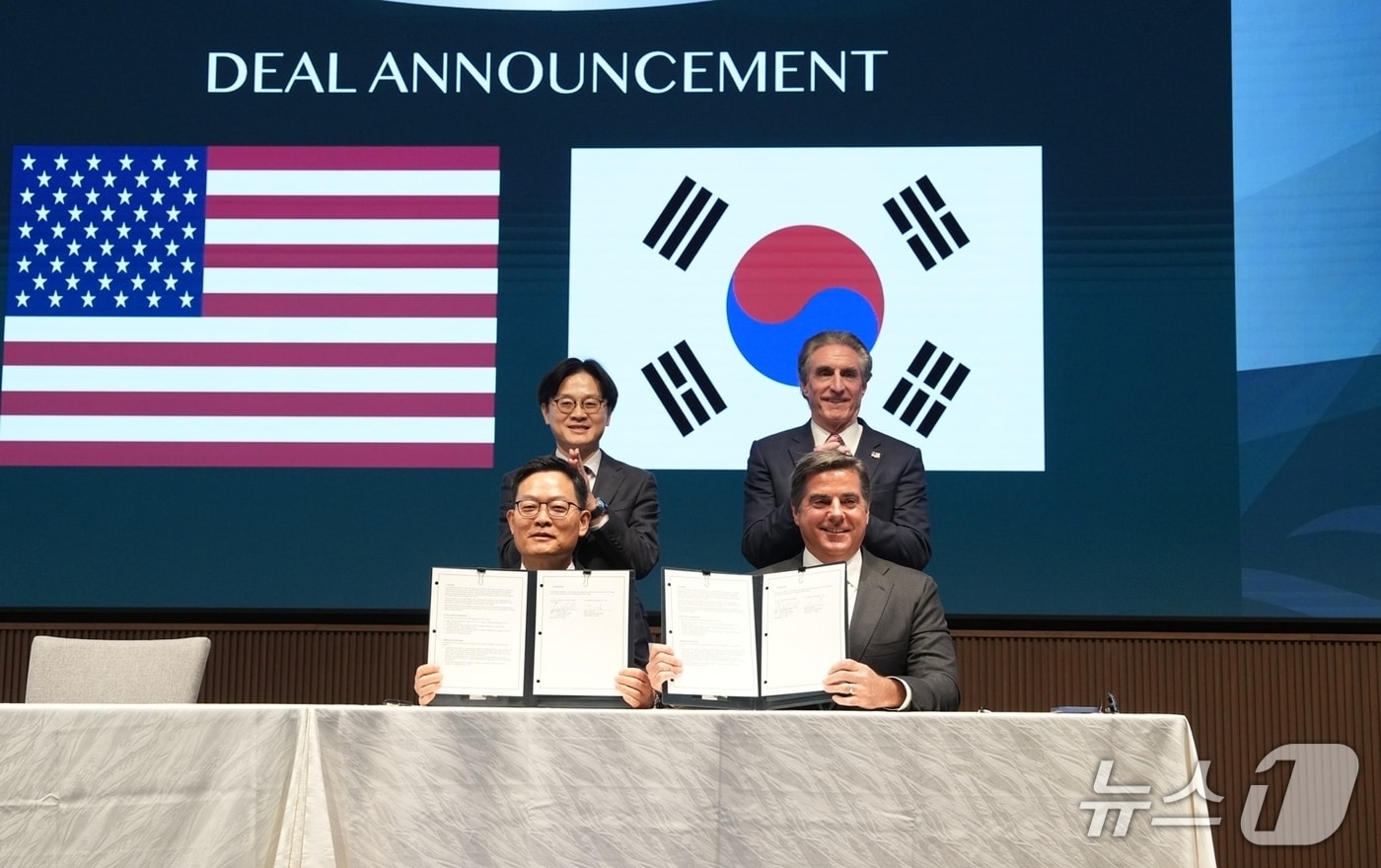 한화에어로스페이스-벤처 글로벌 LNG 구매 계약식(한화에어로스페이스 제공)