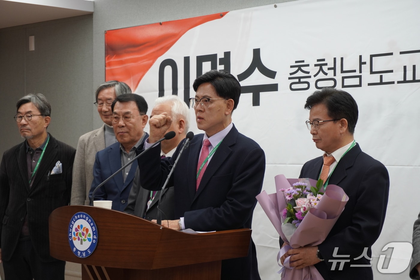 이명수 전 국민의힘 의원이 16일 충남도청 프레스센터에서 기자회견을 열고 충남교육감 후보 출마 선언 기자회견을 하고 있다. 2026.3.16 ⓒ 뉴스1 최형욱 기자