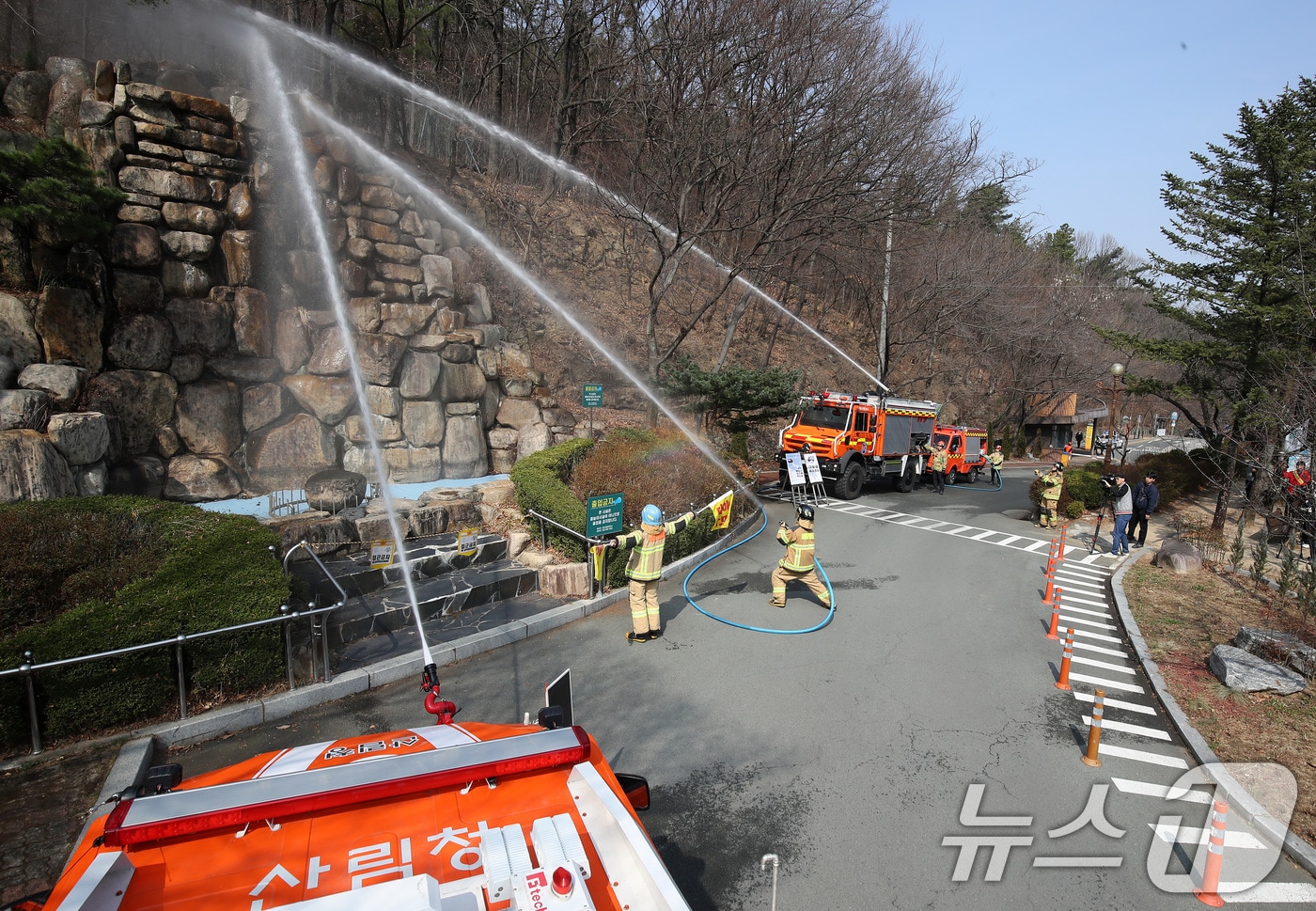 산불 진화 훈련. 2026.3.16 ⓒ 뉴스1 공정식 기자