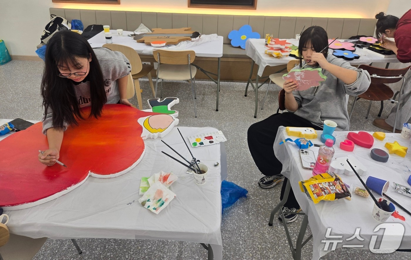 '리틀 박수근 프로젝트 2기' 전시회 관련 사진.(양구군 제공. 재판매 및 DB금지)/뉴스1