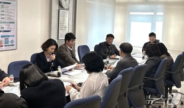 17일 전주시 부시장실에서 전주시 국제교류협력 중장기(2026~2030년) 계획 수립 연구 착수보고회’가 개최됐다.(전주시 제공, 재판매 및 DB 금지)/뉴스1