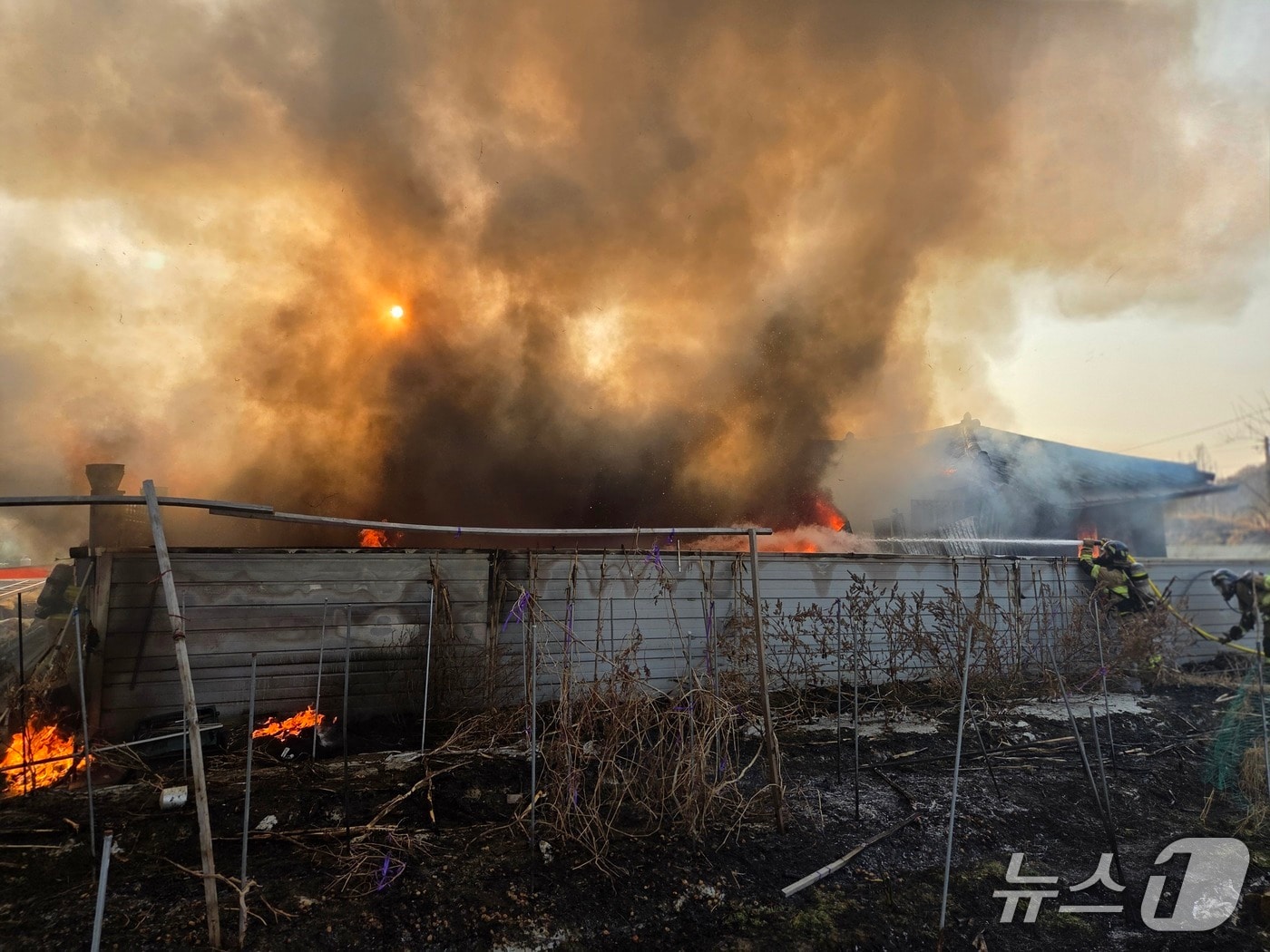 목천읍 단독주택 화재.(천안동남소방서 제공. 재판매 및 DB금지)