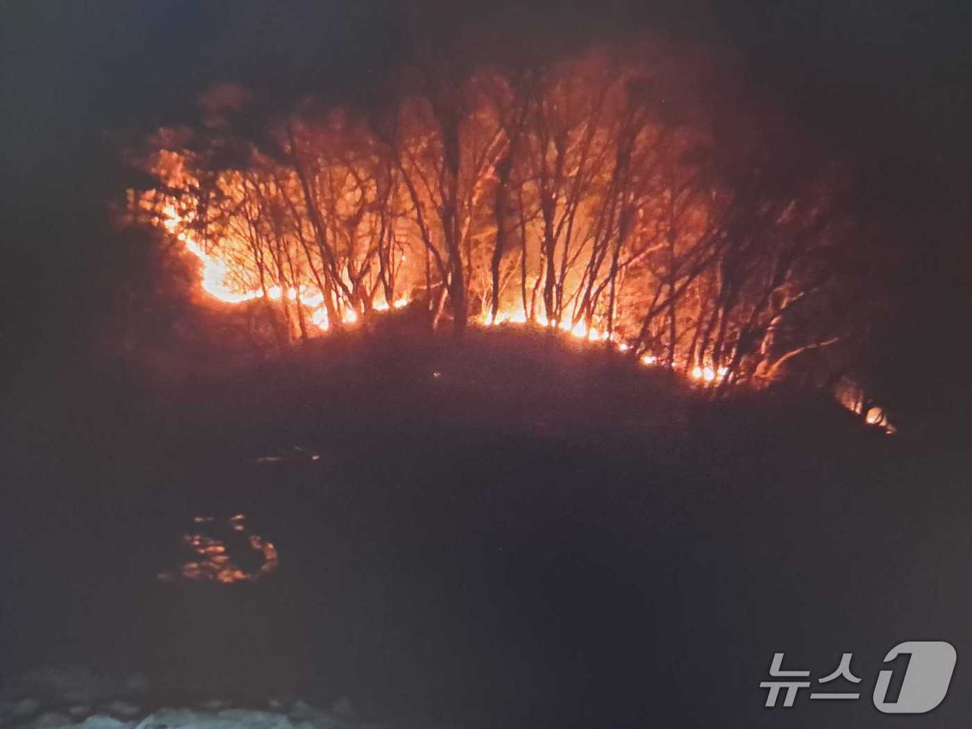 춘천 동산면 산불.(강원도소방본부 제공. 재판매 및 DB 금지) 2026.3.18/뉴스1