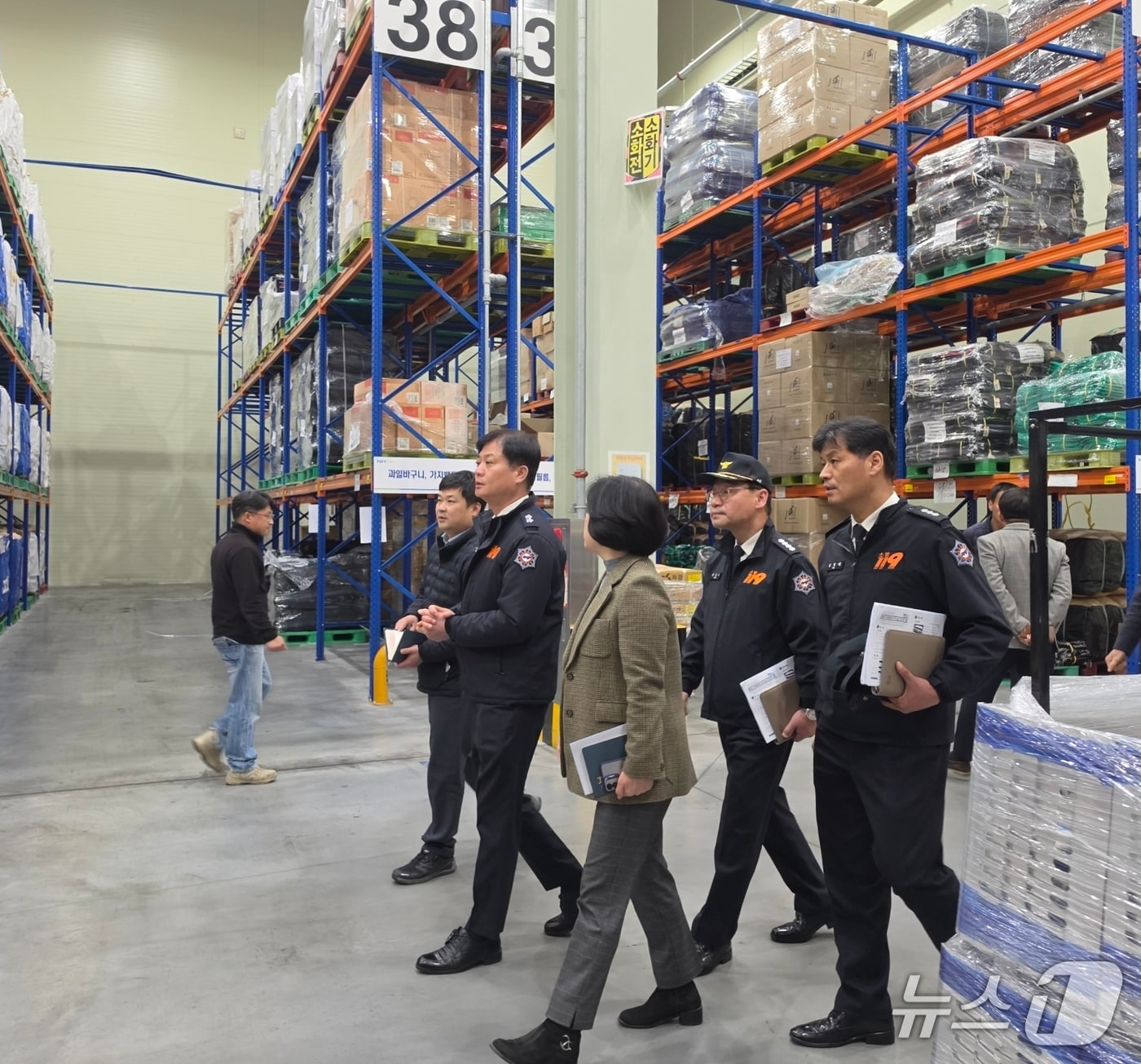 최민철 전남소방본부장 장성 물류센터 방문.(전남소방 제공. 재판매 및 DB금지) 2026.3.18/뉴스1