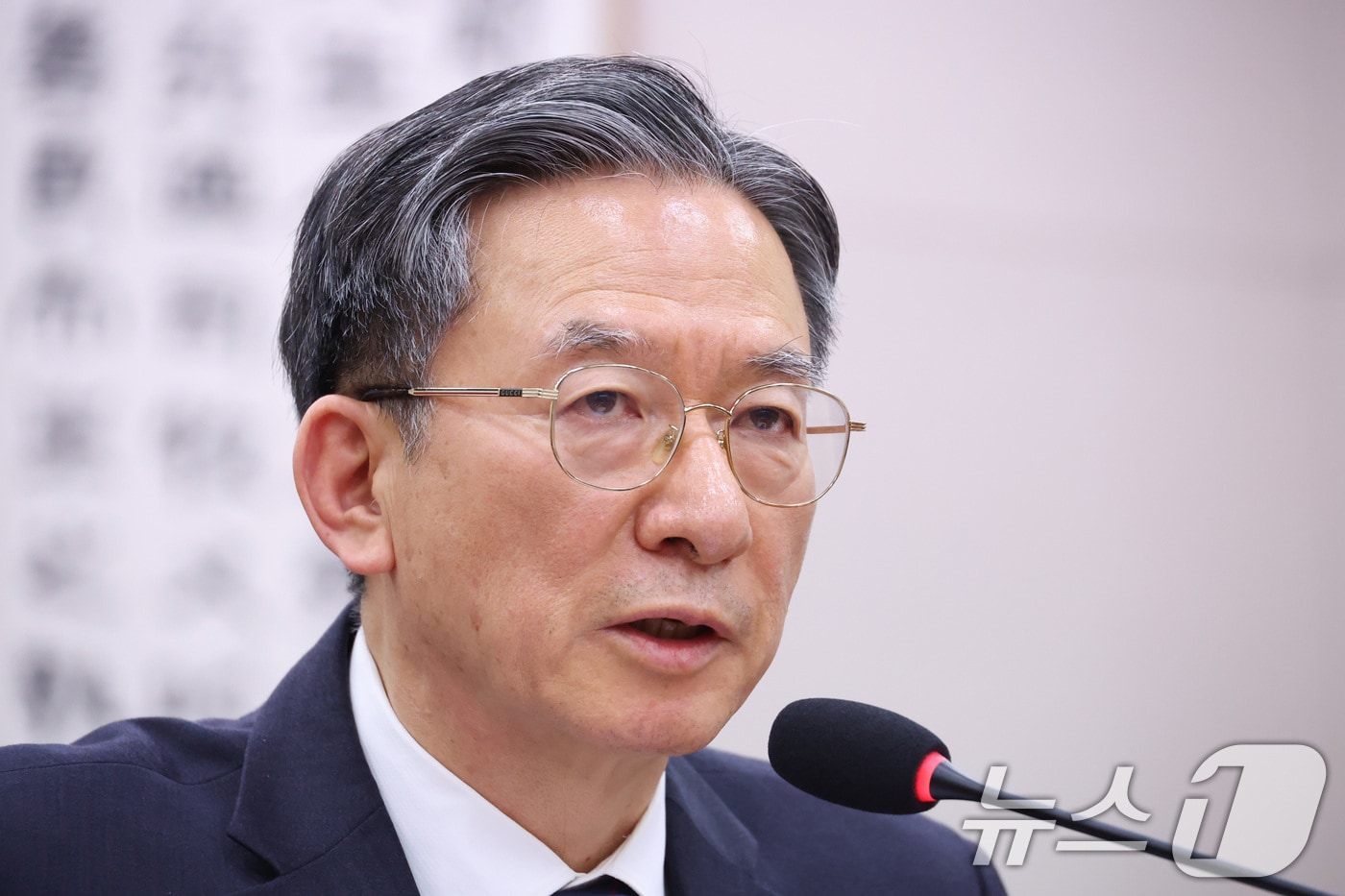 정성호 법무부 장관이 18일 서울 여의도 국회에서 열린 법제사법위원회 전체회의에서 의원 질의에 답변하고 있다. 2026.3.18 ⓒ 뉴스1 신웅수 기자