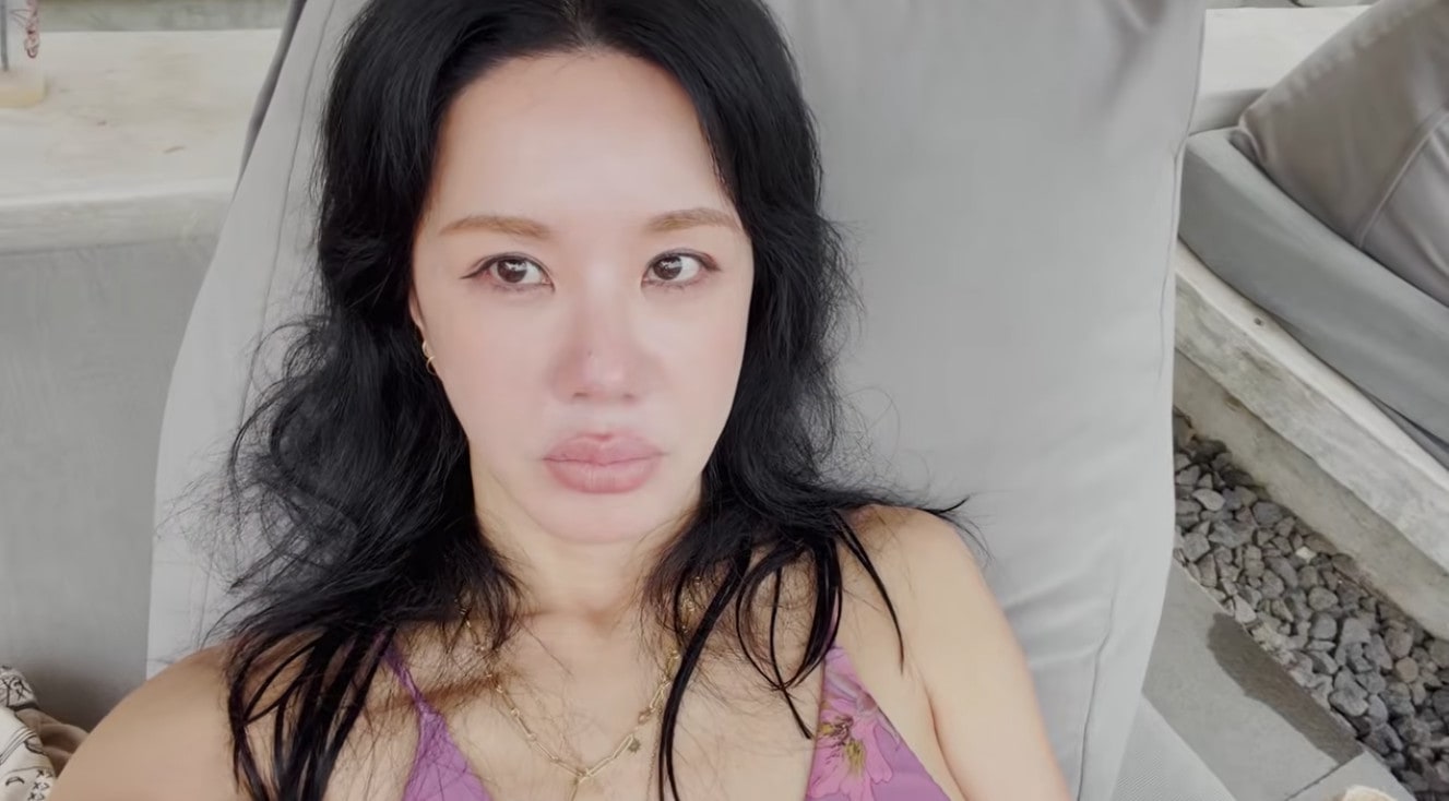 가수 겸 배우 엄정화 유튜브