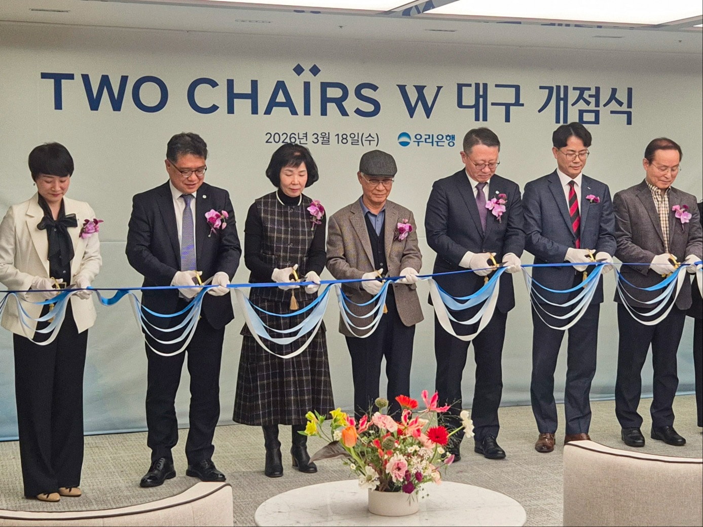 포항 스틸러스가 우리은행 TWO CHAIRS 대구 개점식에 참석했다.(포항 제공) 