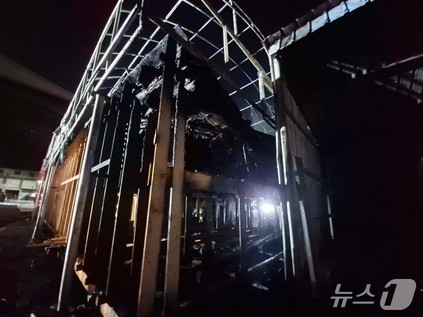 화재가 발생한 목포의 한 공사장 모습.(전남소방본부 제공. 재판매 및 db금지)