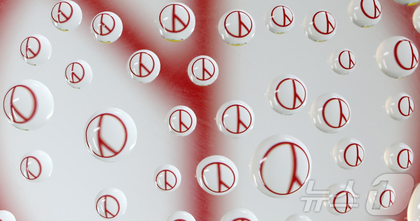 ‘세계 물의 날’을 앞둔 20일 물방울 속에 기표 모양이 담겨있다. 한 방울의 물처럼 소중한 한 표가 오는 6월 3일 지방선거에서 지역의 미래를 결정짓는다는 의미를 담았다. 2026.3.20 ⓒ 뉴스1 김기태 기자