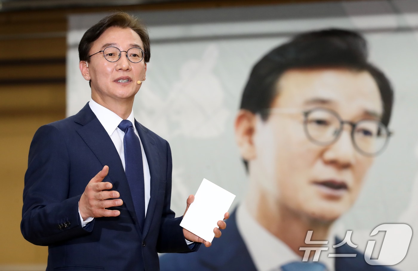 전재수 더불어민주당 의원이 2일 오후 부산 동구 부산항국제전시컨벤션센터에서 열린 '전재수, 북극항로를 열다 부산의 미래를 열다' 출판기념회에서 발언하고 있다. 2026.3.2 ⓒ 뉴스1 윤일지 기자