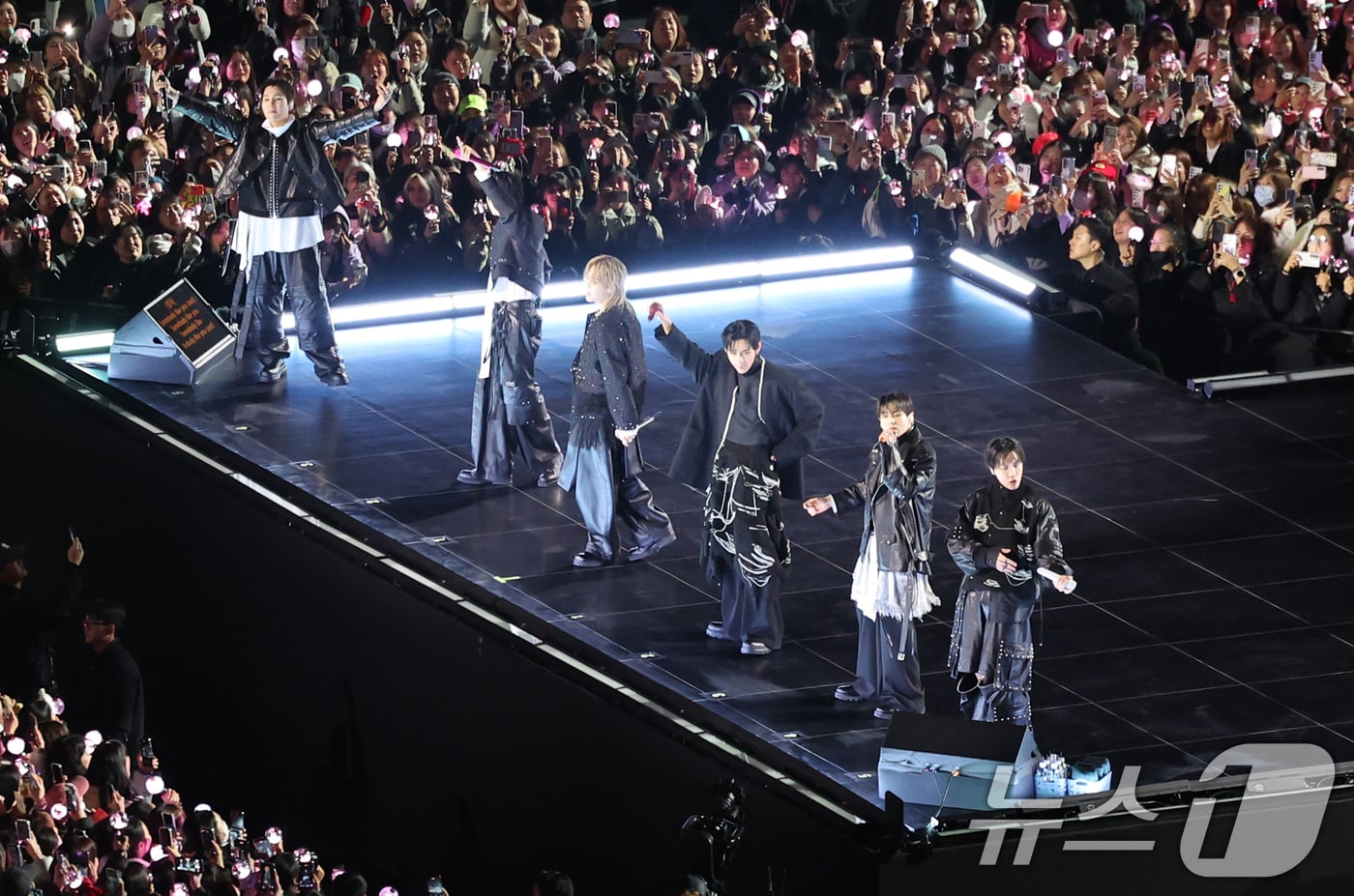 방탄소년단(BTS)이 21일 서울 광화문광장에서 컴백 기념 공연인 'BTS 컴백 라이브: 아리랑' 공연을 펼치고 있다. 2026.3.21 ⓒ 뉴스1 박지혜 기자