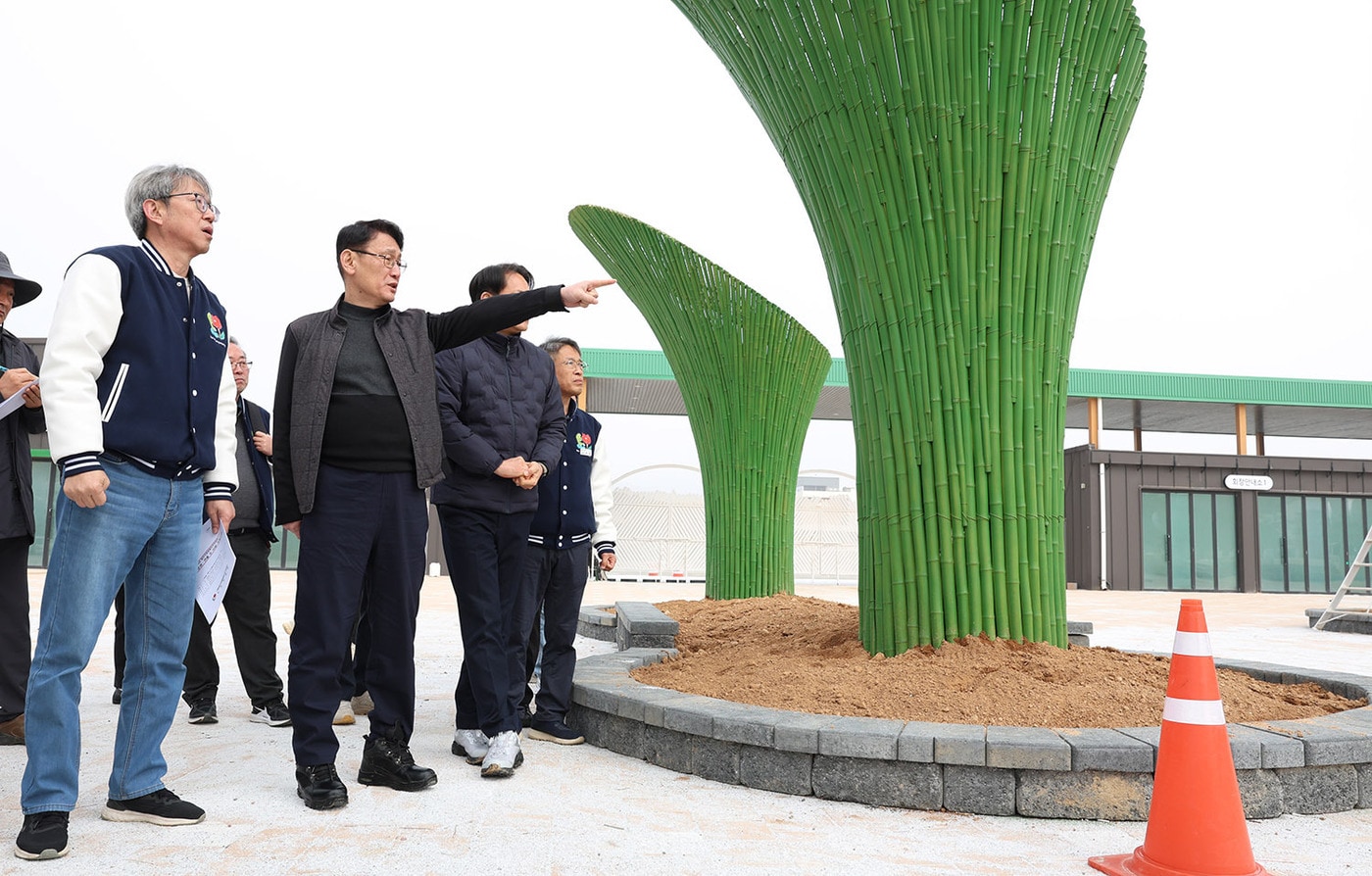  '2026 태안국제원예치유박람회' 현장 점검 모습.(조직위 제공. 재판매 및 DB금지)/뉴스1