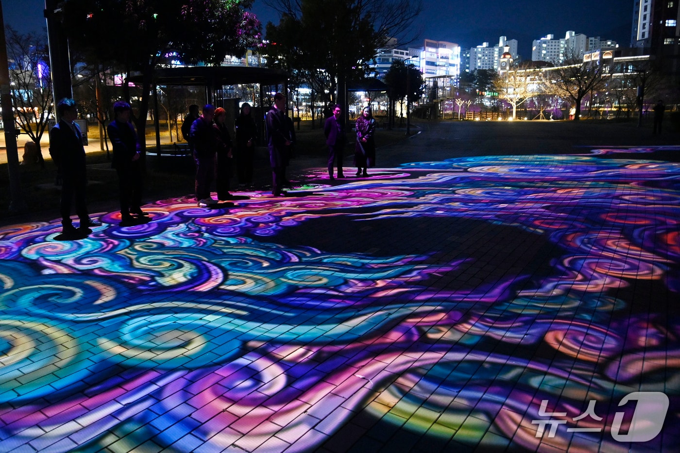 대구 달성군 유가읍 테크노폴리스에 있는 중앙공원에 경관 조명이 설치됐다.(대구 달성군 제공. 재판매 및 DB금지)