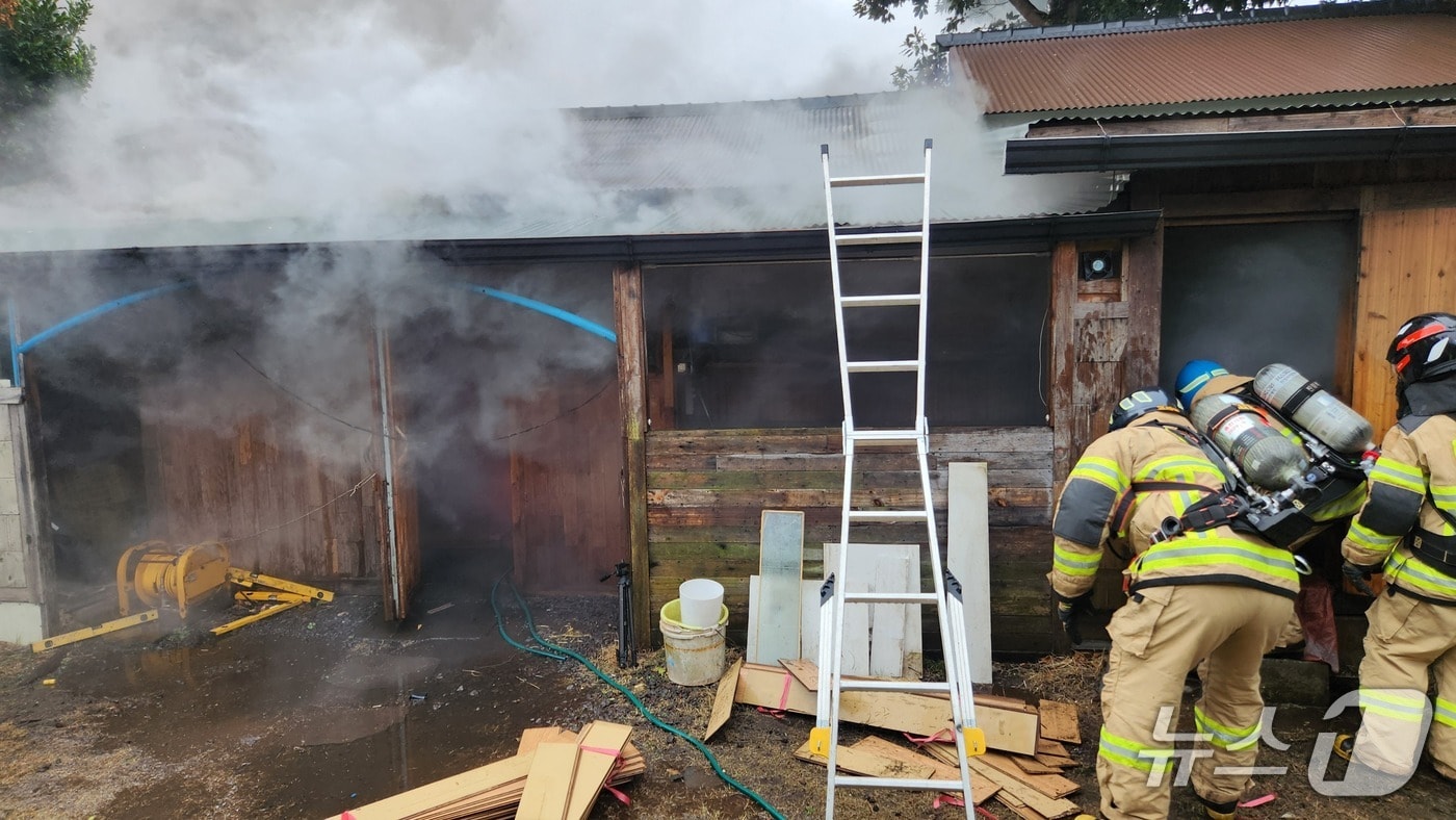 화재 진압 현장(제주소방본부 제공. 재판매 및 DB금지)/뉴스1