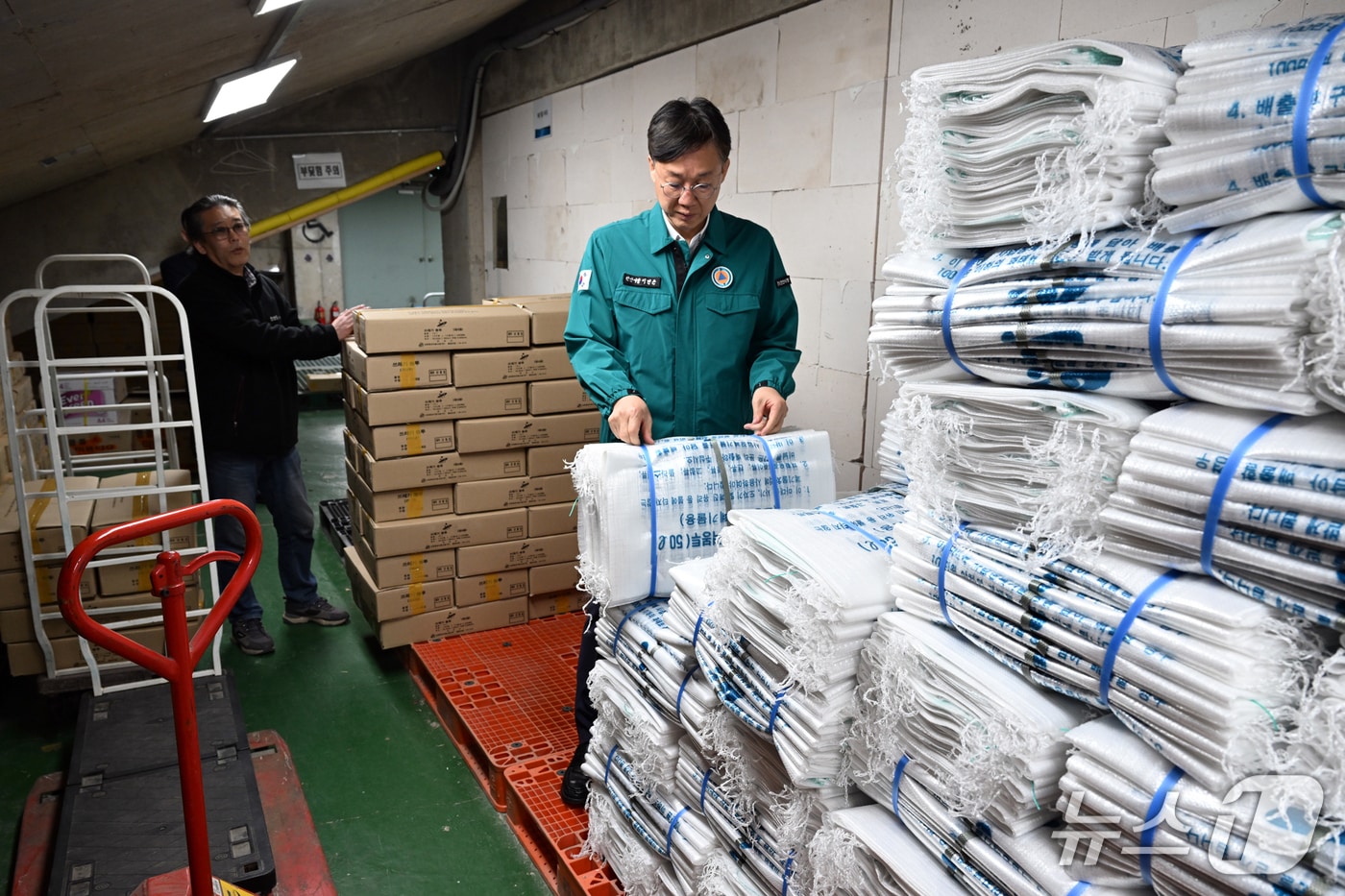 종량제봉투 수급 상황 점검.(안산시 제공)