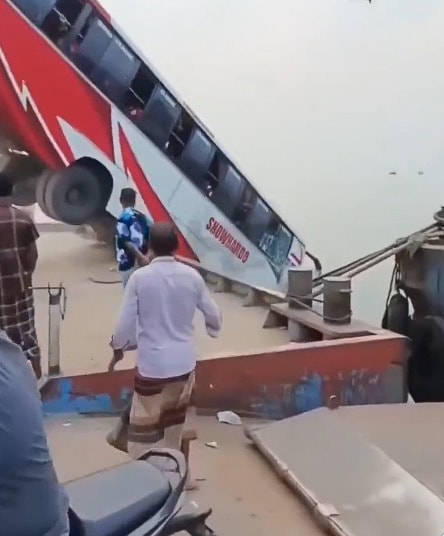 사고 당시라며 소셜미디어에 퍼진 영상 중 일부 캡쳐. (소셜미디어 엑스 @KantInEastt)