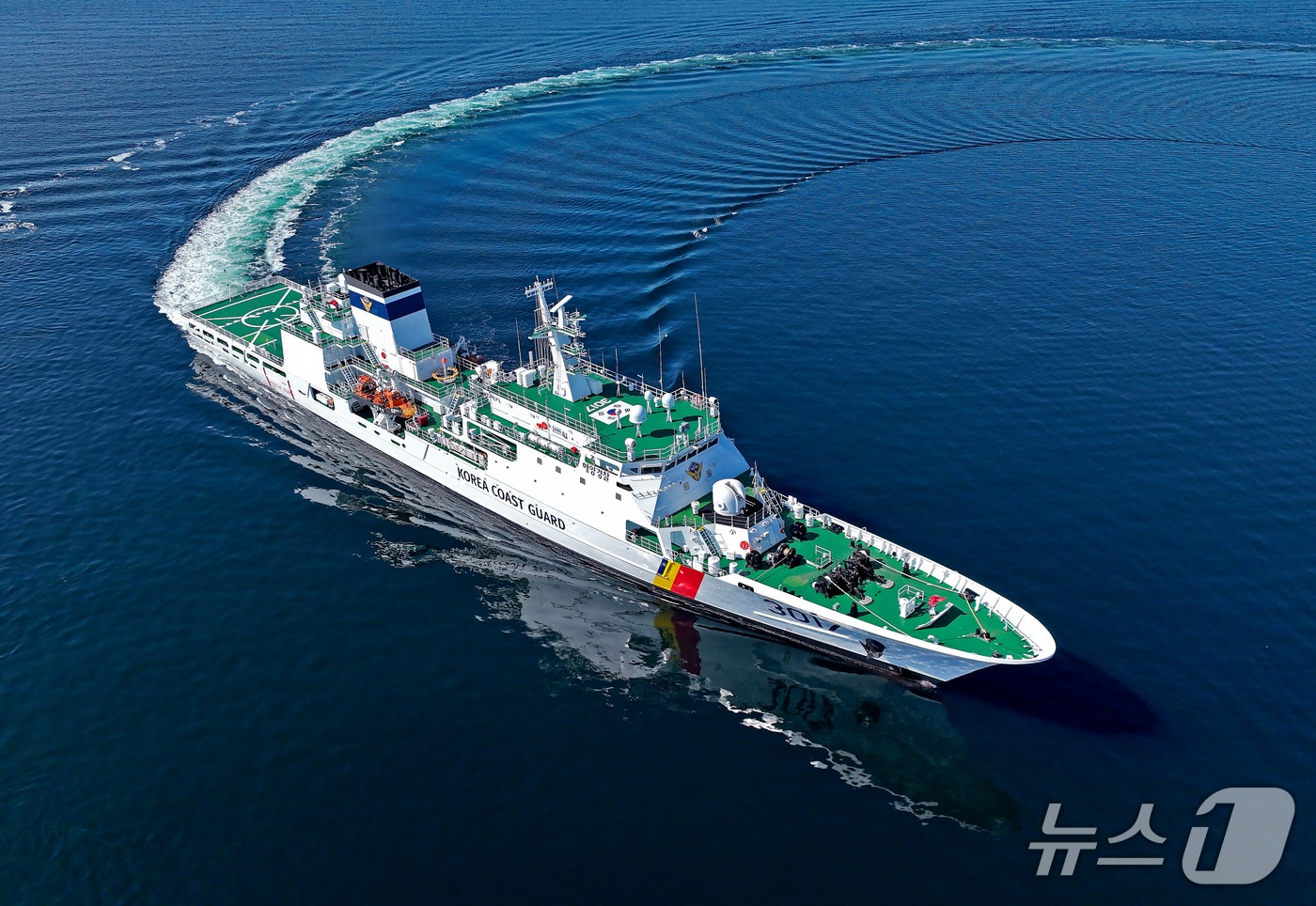 하이브리드 경비함정인 동해해경 3017함.(동해해경청 제공, 재판매 및 DB 금지) 2026.3.27/뉴스1