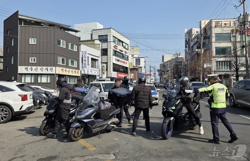 이륜차 단속.(자료사진)/뉴스1