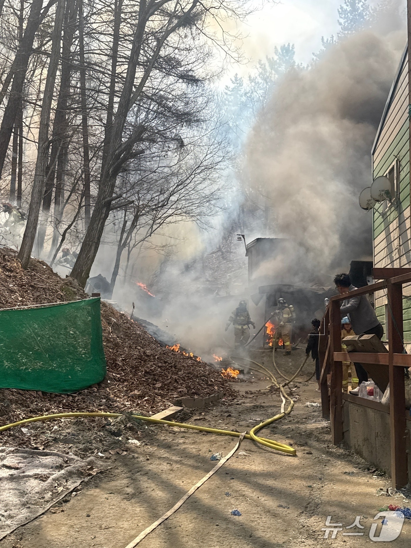 예산 대술면 궐곡리 공장 화재 현장. (예산소방서 제공, 재판매 및 DB금지) / 뉴스1