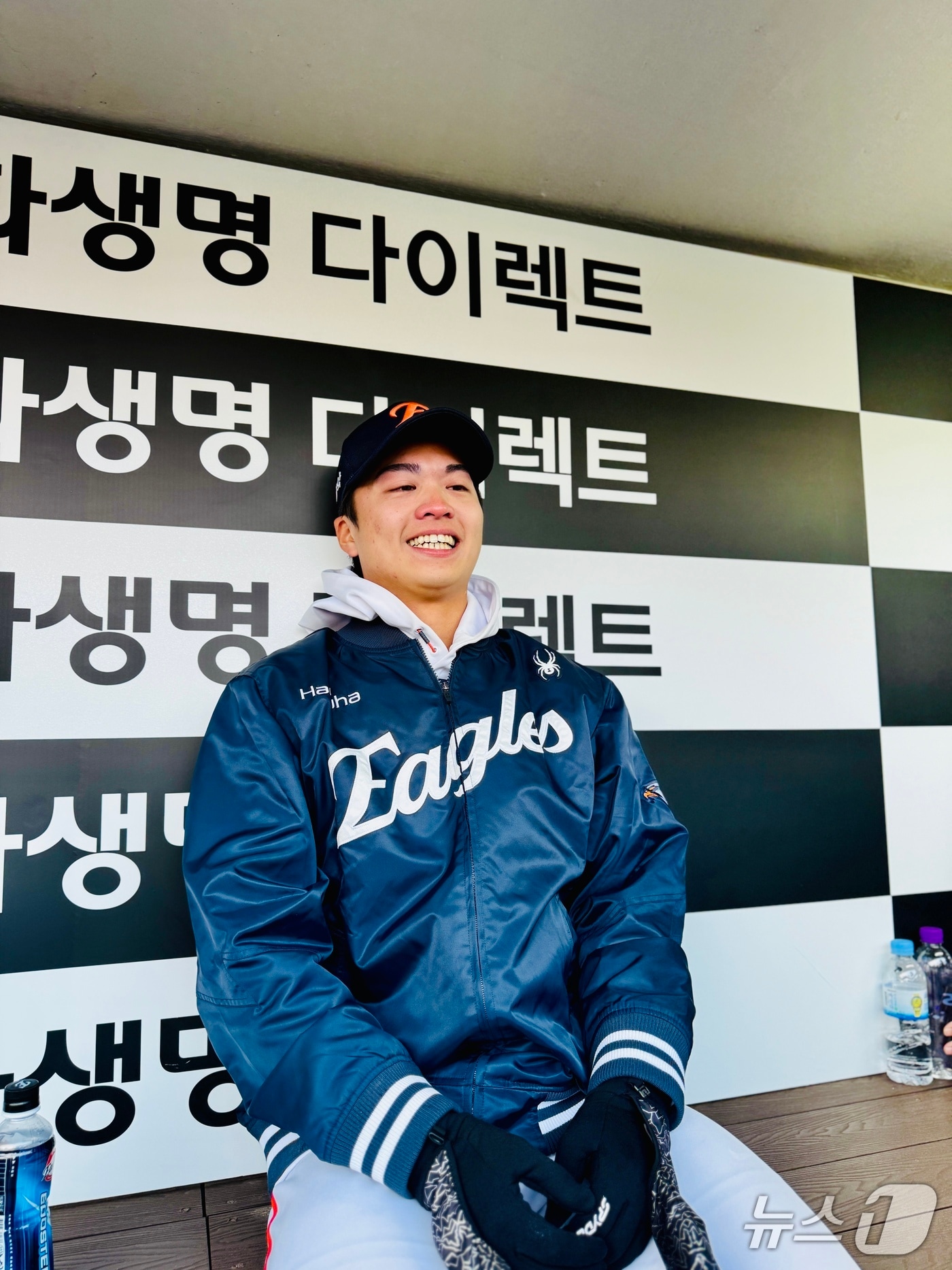 눈물 쏟은 왕옌청