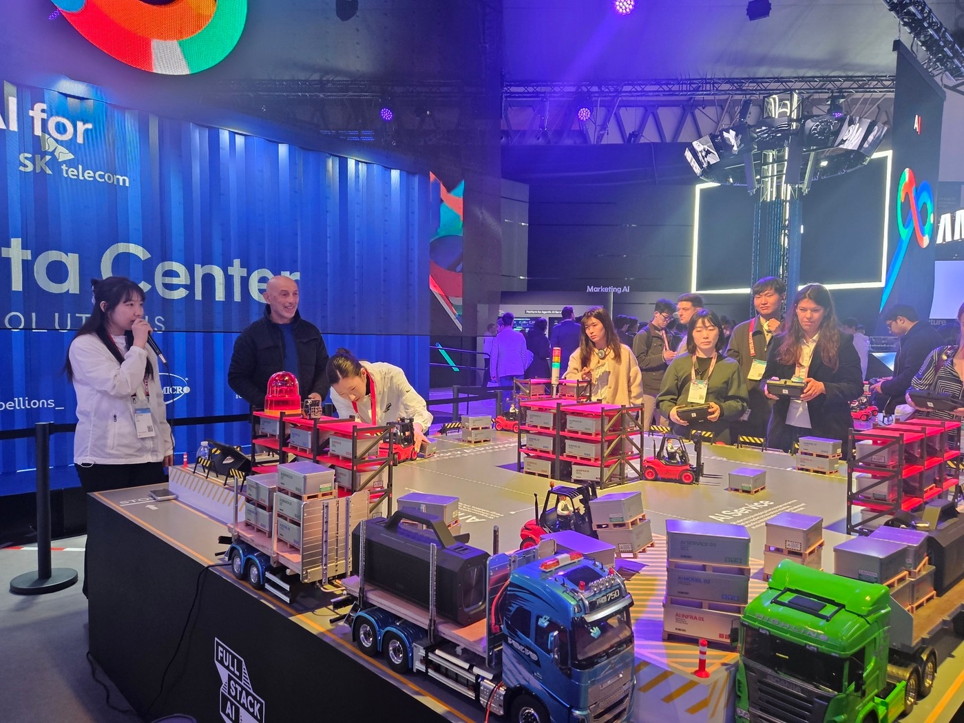 지게차 조종하며 '풀스택 AI' 이해...AI DC 설루션도 한눈에 - 뉴스 썸네일 이미지