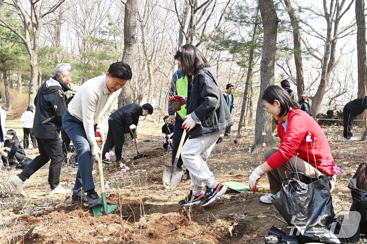 나무심기 행사(경기 부천시 제공/뉴스1)