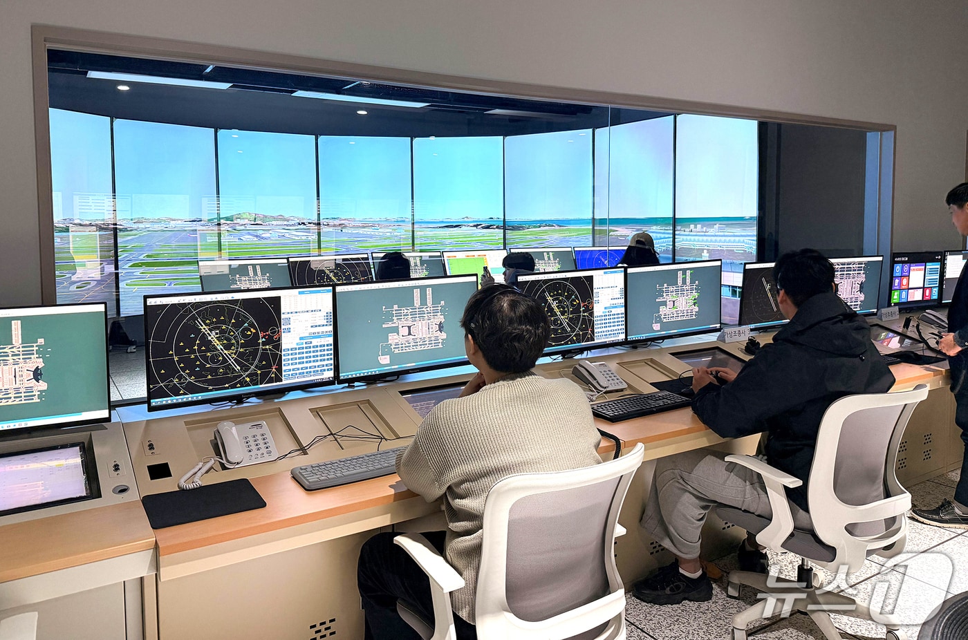 신라대 항공교통관리전공, 최첨단 모의관제장비 활용 수업. (시날대 제공. 재판매 및 DB 금지)