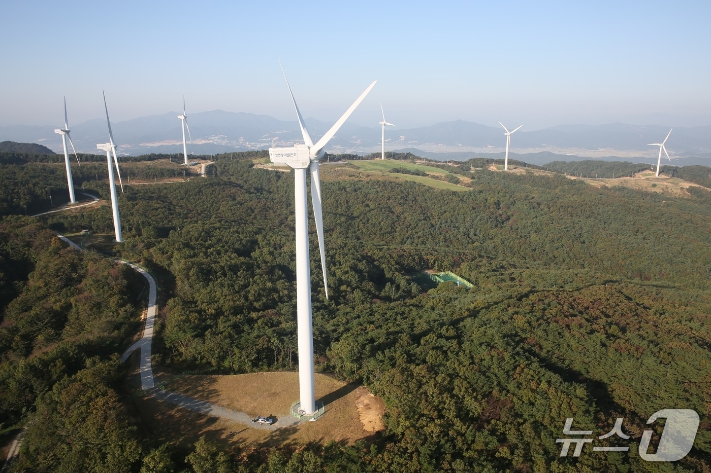 경북 경주시가 4월 1일부터 관내 설치된 풍력발전기에 대한 안전점검을 실시한다. (경주시 제공, 재판매 및 DB금지) 2026.3.31/뉴스1