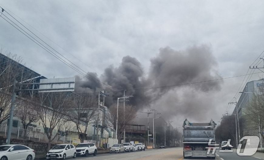 31일 오후 4시 8분쯤 경북 구미시 산동읍 공장에서 불이 났다.(경북소방본부 제공. 재판매 및 DB금지)/뉴스1