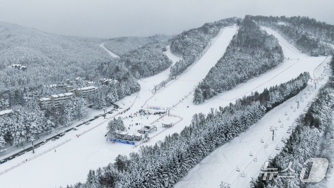 강원 평창군 모나용평 리조트의 스키장이 이달 초 폭설로 인해 스키장 연장 운영을 검토 중이다. (모나용평리조트 제공. 재판매 및 DB금지) 2026.3.4/뉴스1