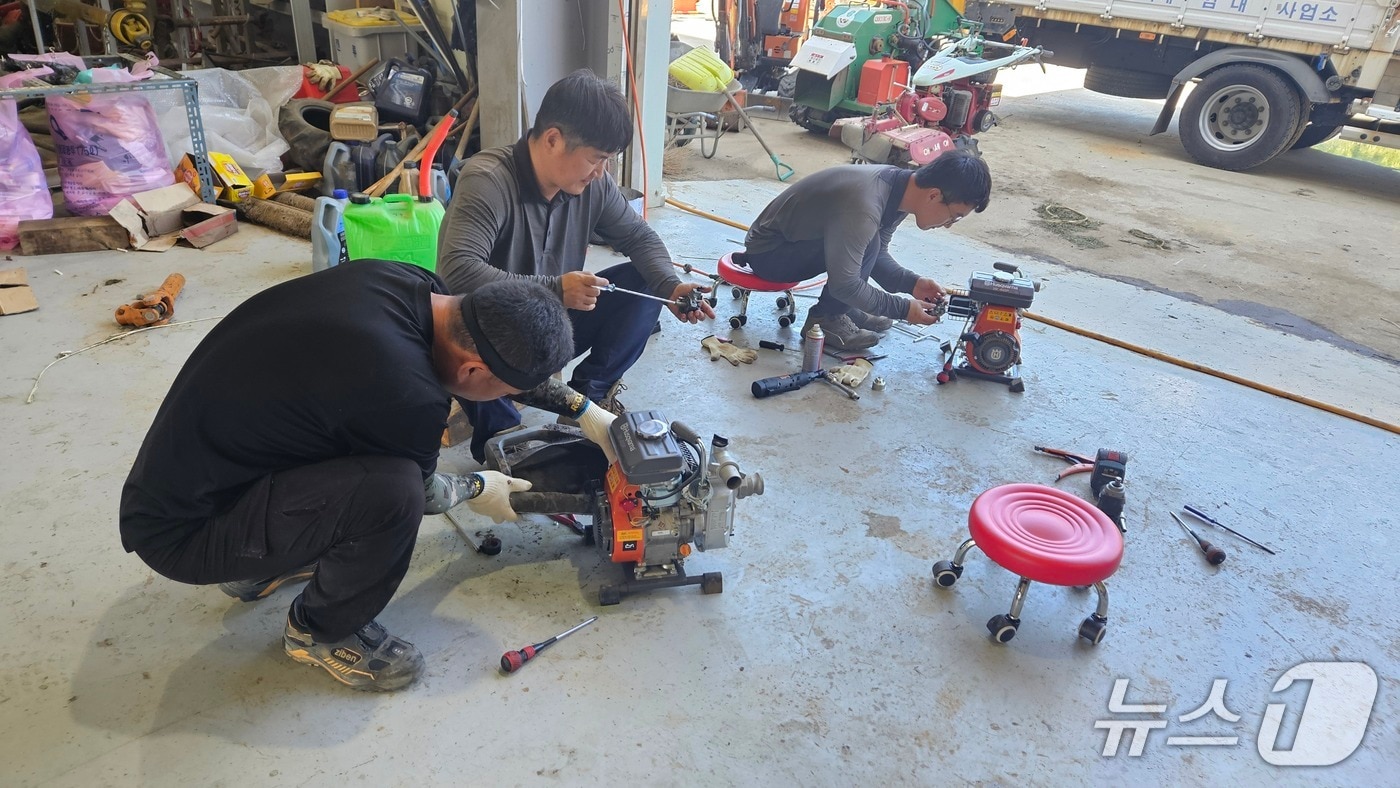 양양군 농업기술센터 농기계임대사업소 양수기 정비.(양양군 제공, 재판매 및 DB 금지) 2026.3.4/뉴스1