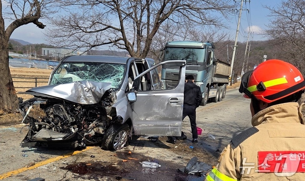 천안 매송리 도로에서 발생한 교통사망 사고 현장.(천안동남소방서 제공. 재판매 및 DB금지)