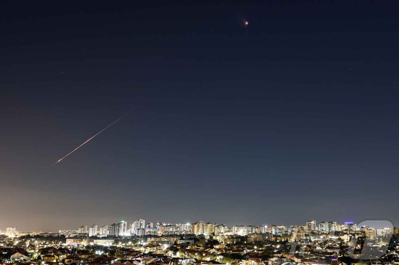 이스라엘 아슈켈론에서 이란에서 발사된 미사일이 요격되고 있다. 2026.03.04 ⓒ 로이터=뉴스1 (자료사진)