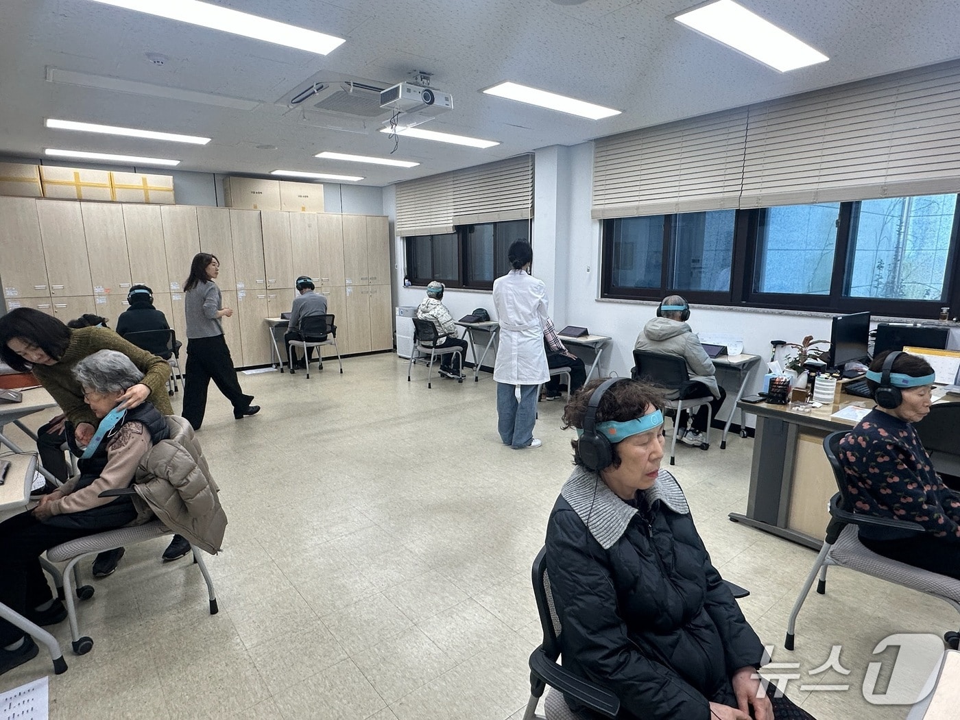 맞춤형 뇌훈련 프로그램.(과천시 제공)