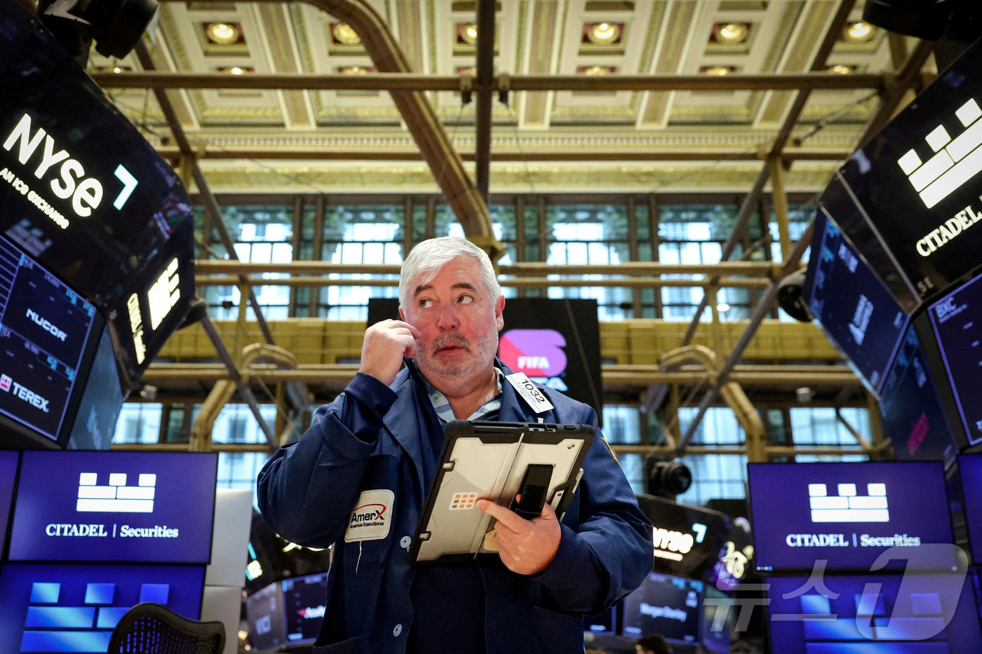 뉴욕증권거래소 트레이더 ⓒ 로이터=뉴스1