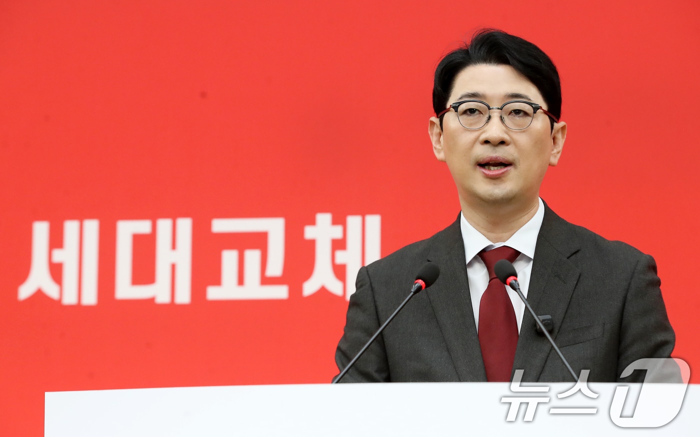 주진우 국민의힘 의원이 9일 오전 부산 연제구 부산시의회 브리핑룸에서 6·3 지방선거 부산시장 출마를 선언하고 있다. 2026.3.9 ⓒ 뉴스1 윤일지 기자