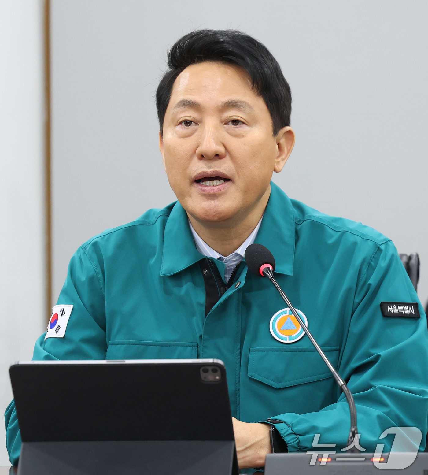 오세훈 서울시장이 9일 서울시청 기획상황실에서 열린 방탄소년단(BTS) 컴백 행사 안전관리 합동 점검회의에서 모두발언을 하고 있다. BTS는 오는 21일 광화문광장에서 국내외 17만 명 팬들이 지켜보는 가운데 정규 5집 발매를 기념하는 대규모 컴백 라이브 공연을 열 예정이다. 2026.3.9 ⓒ 뉴스1 오대일 기자