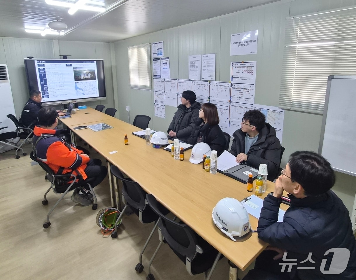 사업장 순찰 점검(중부지방고용노동청 제공/뉴스1)