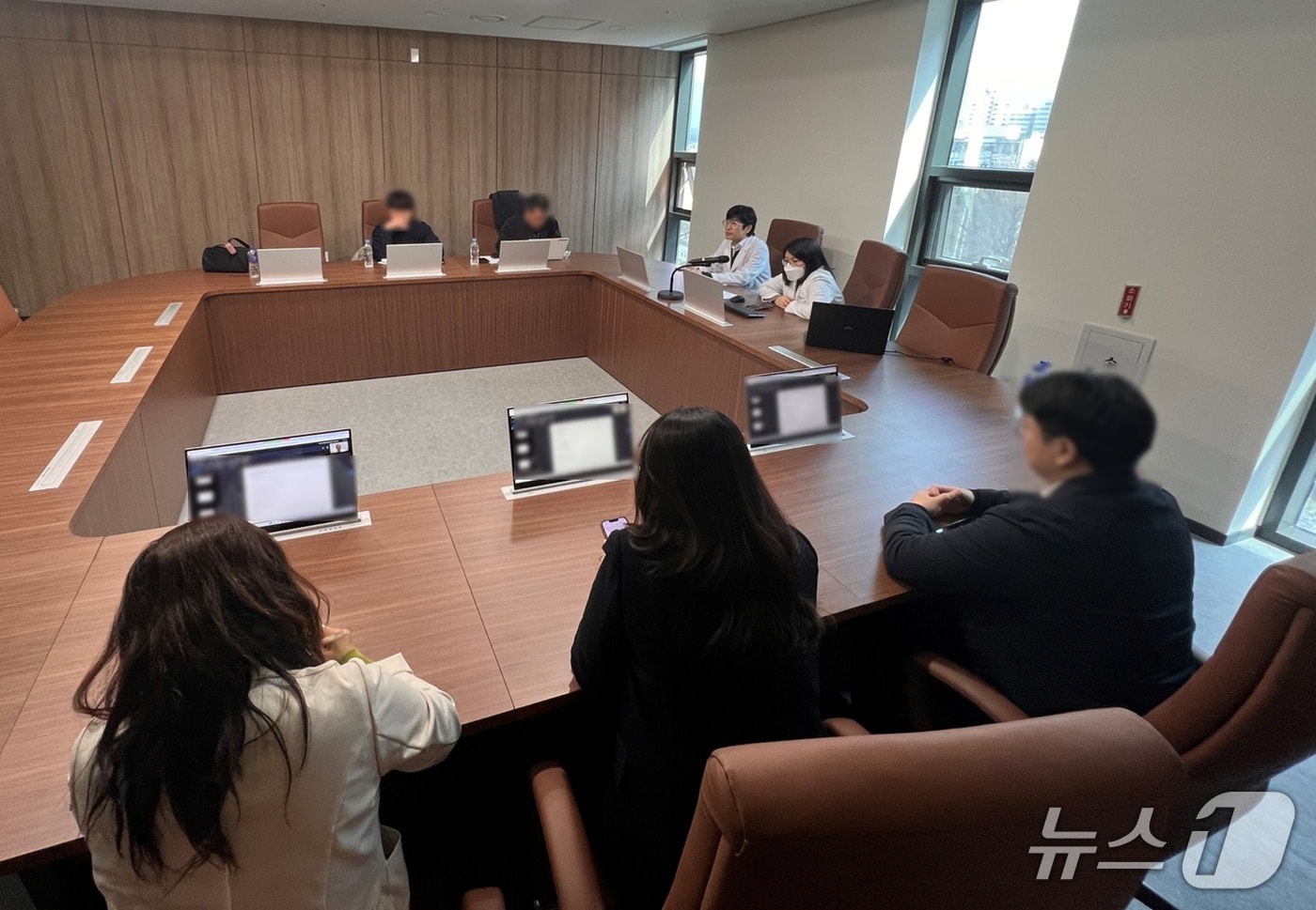 강원대병원 AI 암치유센터와 삼성서울병원, 제1차 원격협진 현장.(강원대 제공, 재판매 및 DB금지)