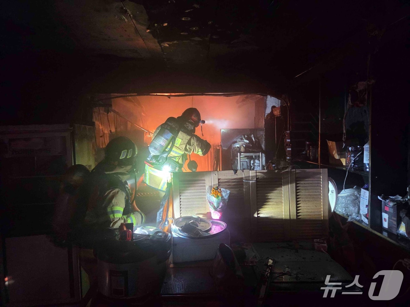 화재 현장 모습.(전북 소방 제공. 재판매 및 DB 금지)