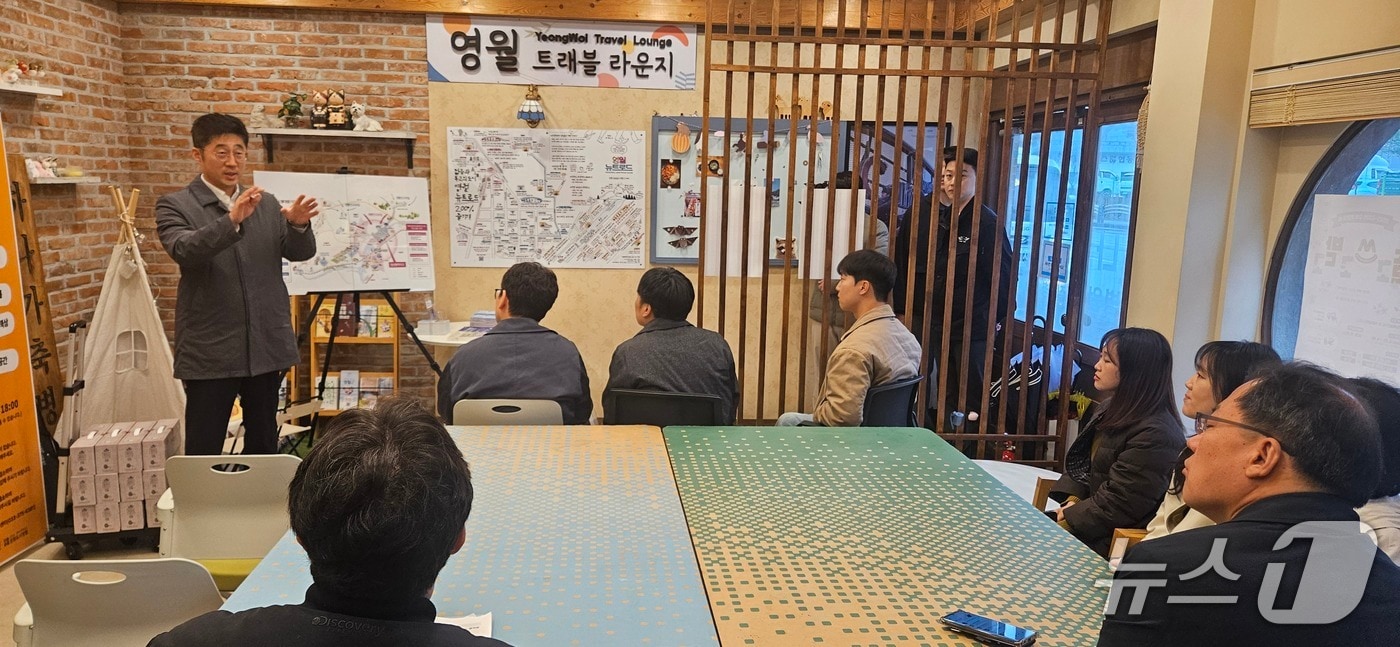 지난 9일 경기도와 연천 등 4개 시군 관계자들이 인구소멸 대응 지방소멸대응기금 투자 우수사례 지역을 방문해 사업 설명을 청취하고 있다. (경기도 제공, 재판매 및 DB금지)